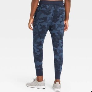 New Target Navy Camo Print Fleece Cargo Joggers